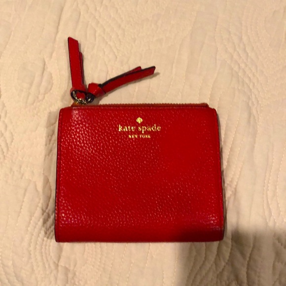 Kate spade New York red pebbles leather L zip bifold wallet - Picture 1 of 7